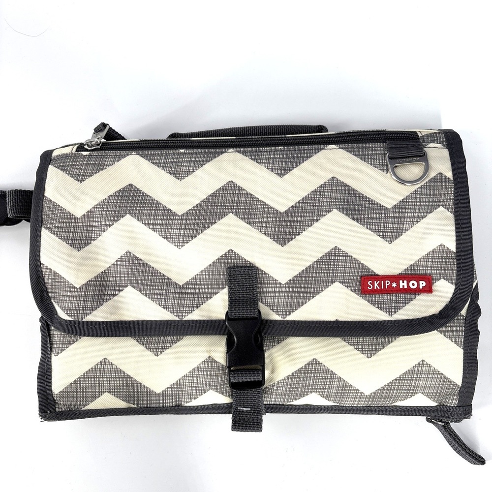 Skip Hop Portable‎ Baby Changing Pad, Pronto, Chevron Pattern